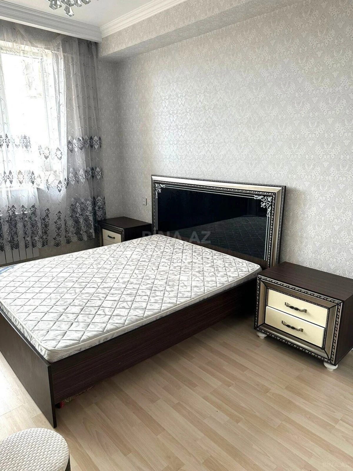 Kirayə verilir 2 otaqlı mənzil 96 m²