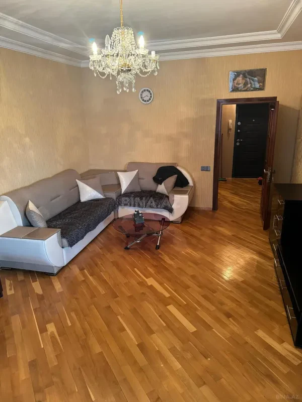 Kirayə verilir 2 otaqlı mənzil 65 m²