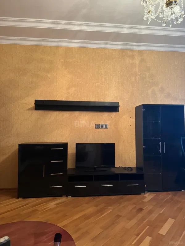 Kirayə verilir 2 otaqlı mənzil 65 m²