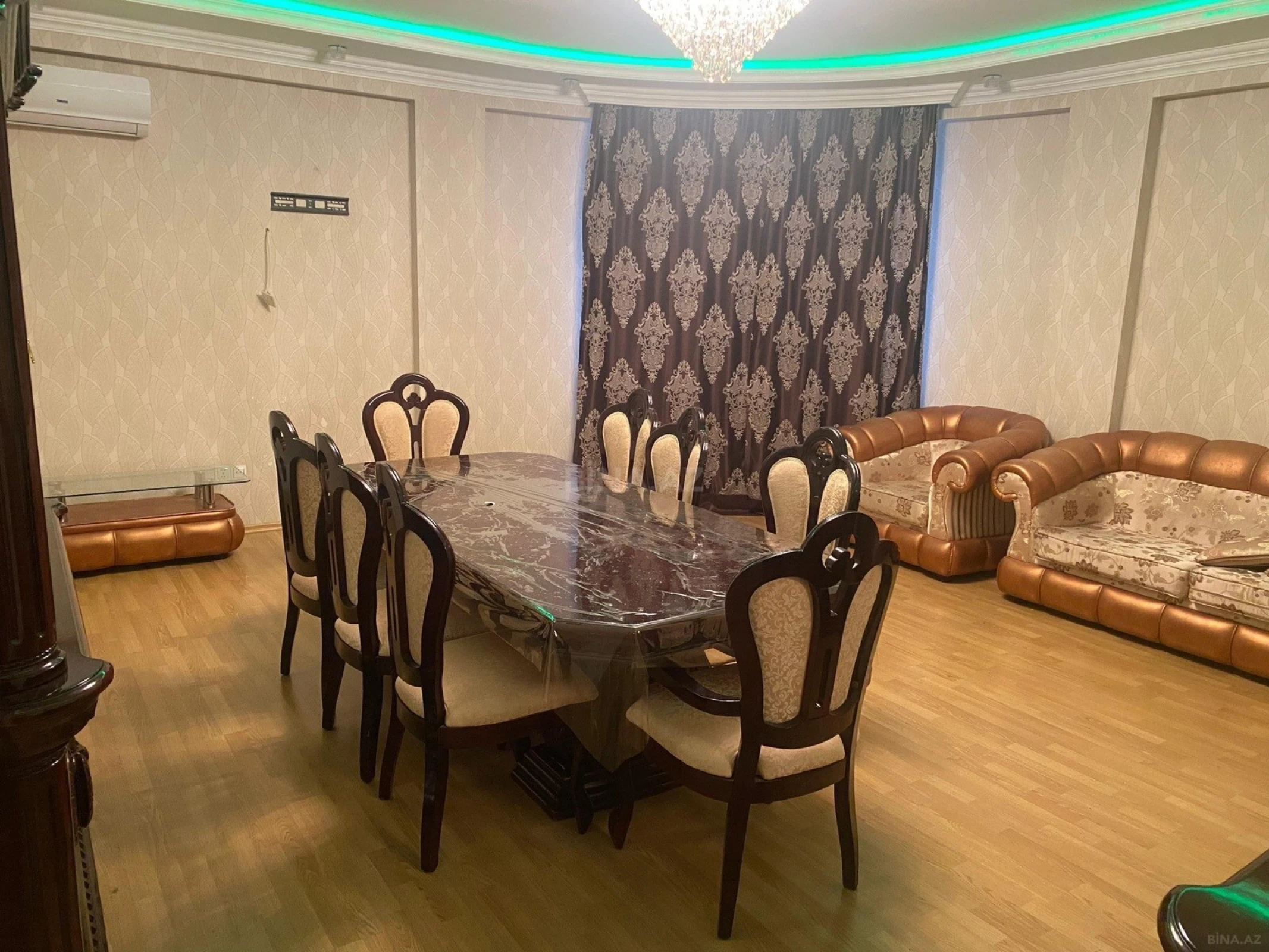 Satılır 2 otaqlı mənzil 115 m²