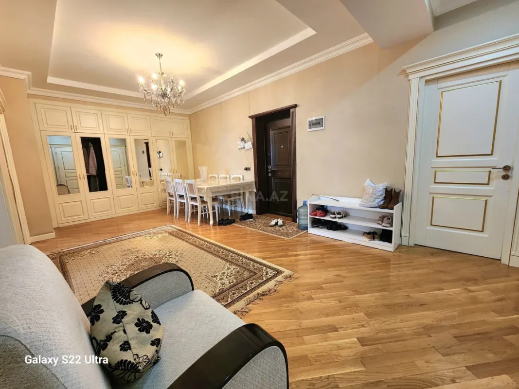 Satılır 3 otaqlı mənzil 120 m²
