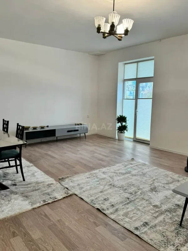 Kirayə verilir 2 otaqlı mənzil 100 m²