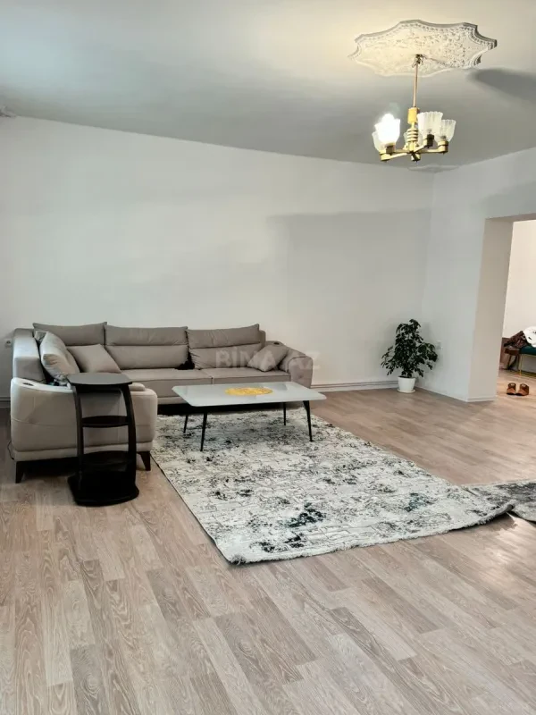 Kirayə verilir 2 otaqlı mənzil 100 m²