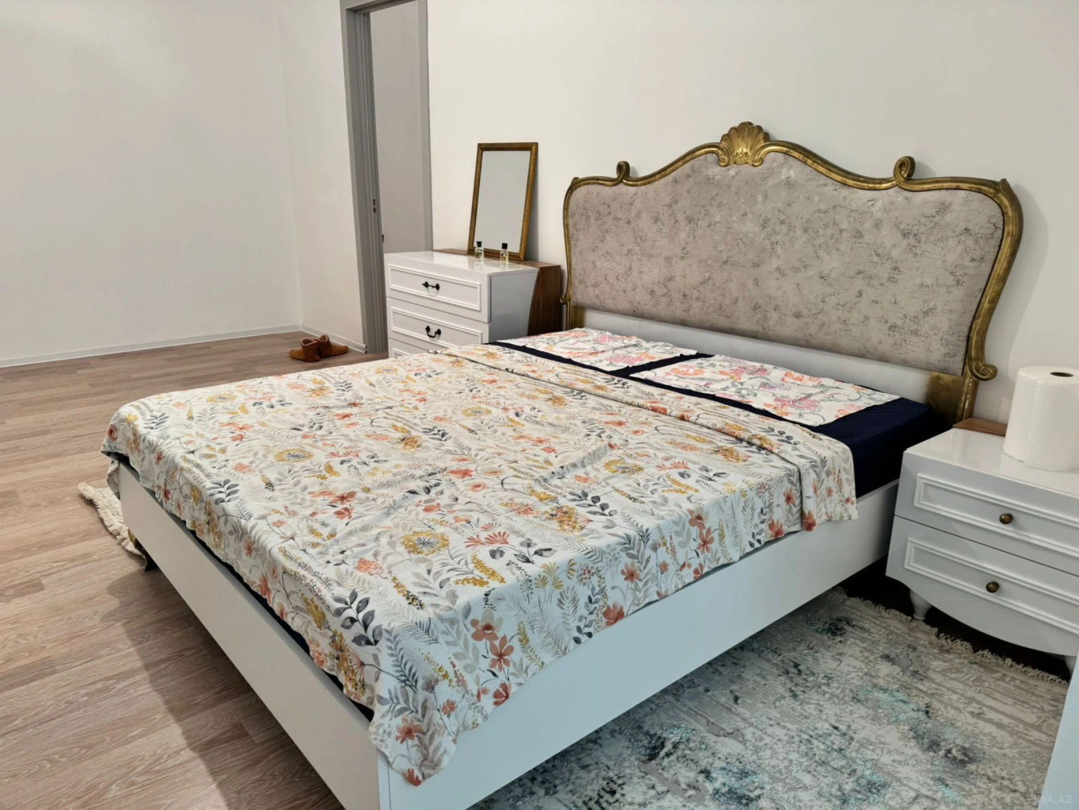 Kirayə verilir 2 otaqlı mənzil 100 m²