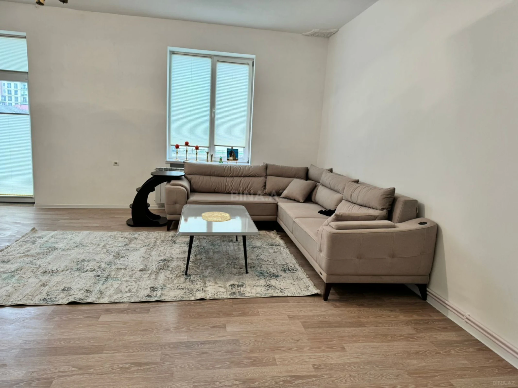 Kirayə verilir 2 otaqlı mənzil 100 m²