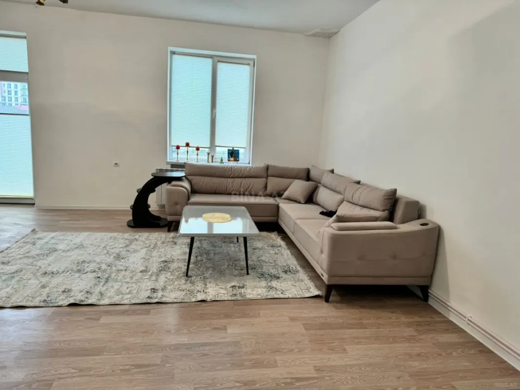 Kirayə verilir 2 otaqlı mənzil 100 m²