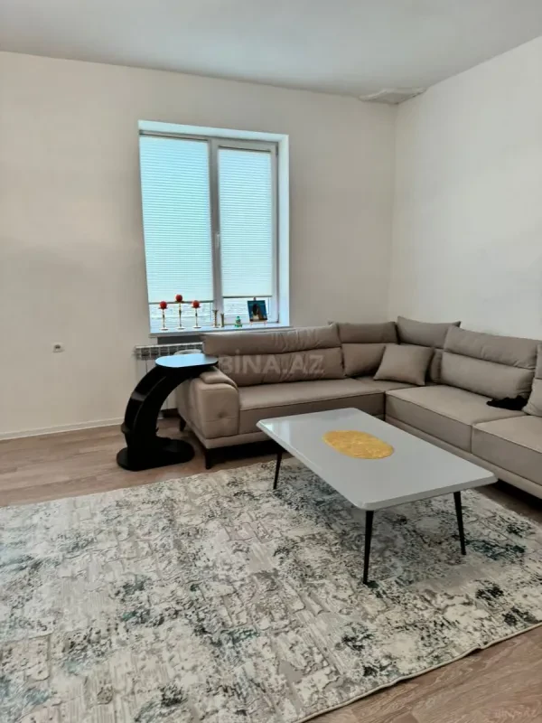 Kirayə verilir 2 otaqlı mənzil 100 m²