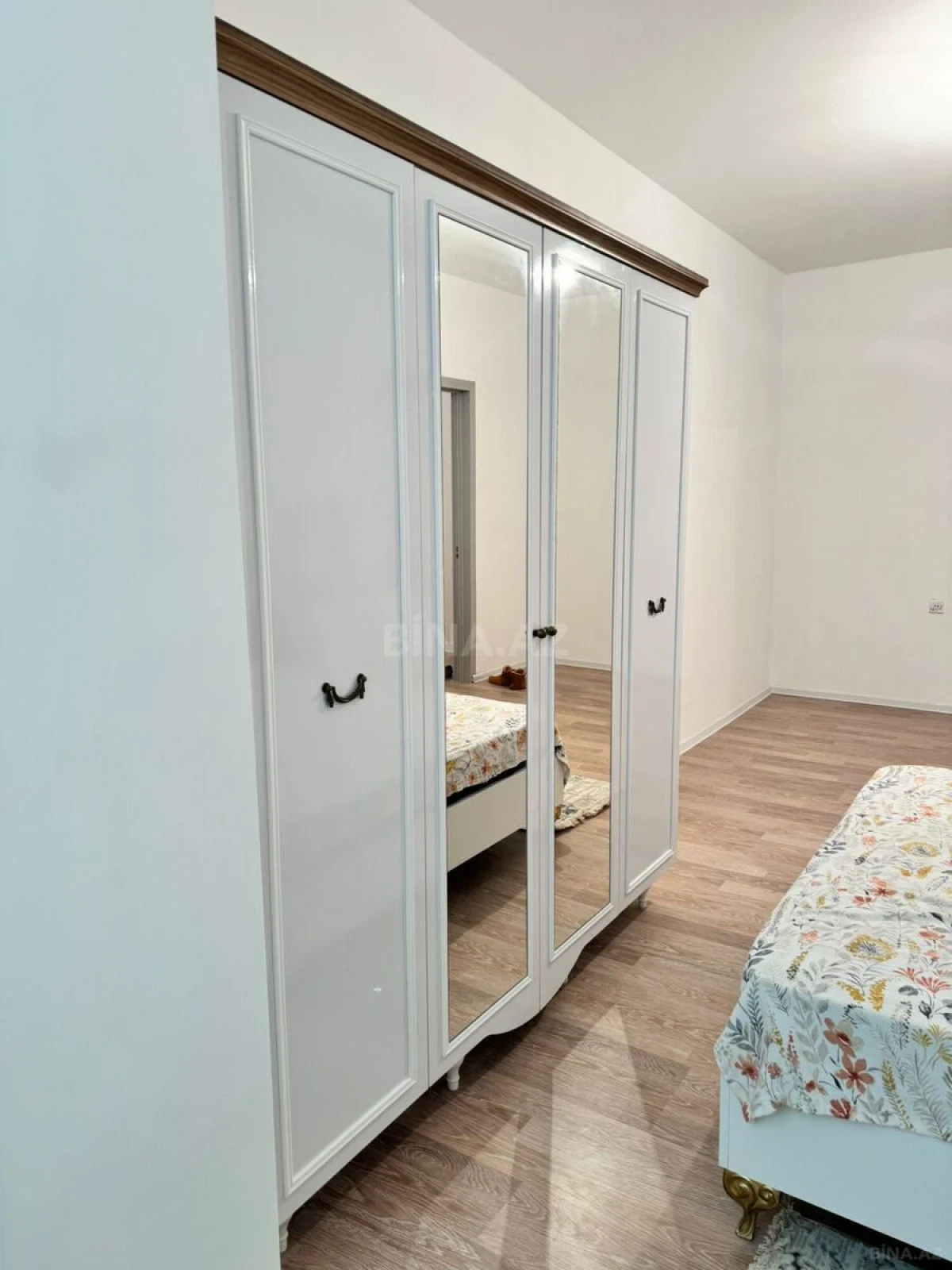 Kirayə verilir 2 otaqlı mənzil 100 m²