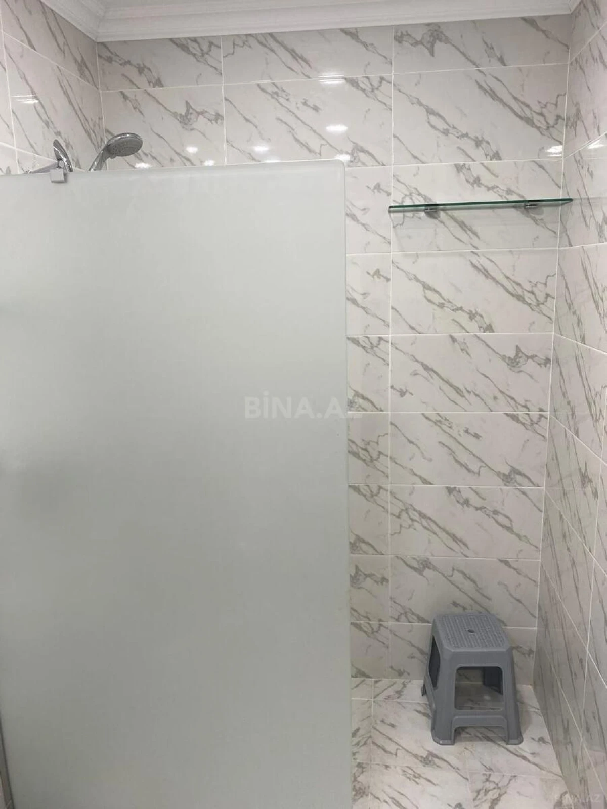 Kirayə verilir 2 otaqlı mənzil 73 m²