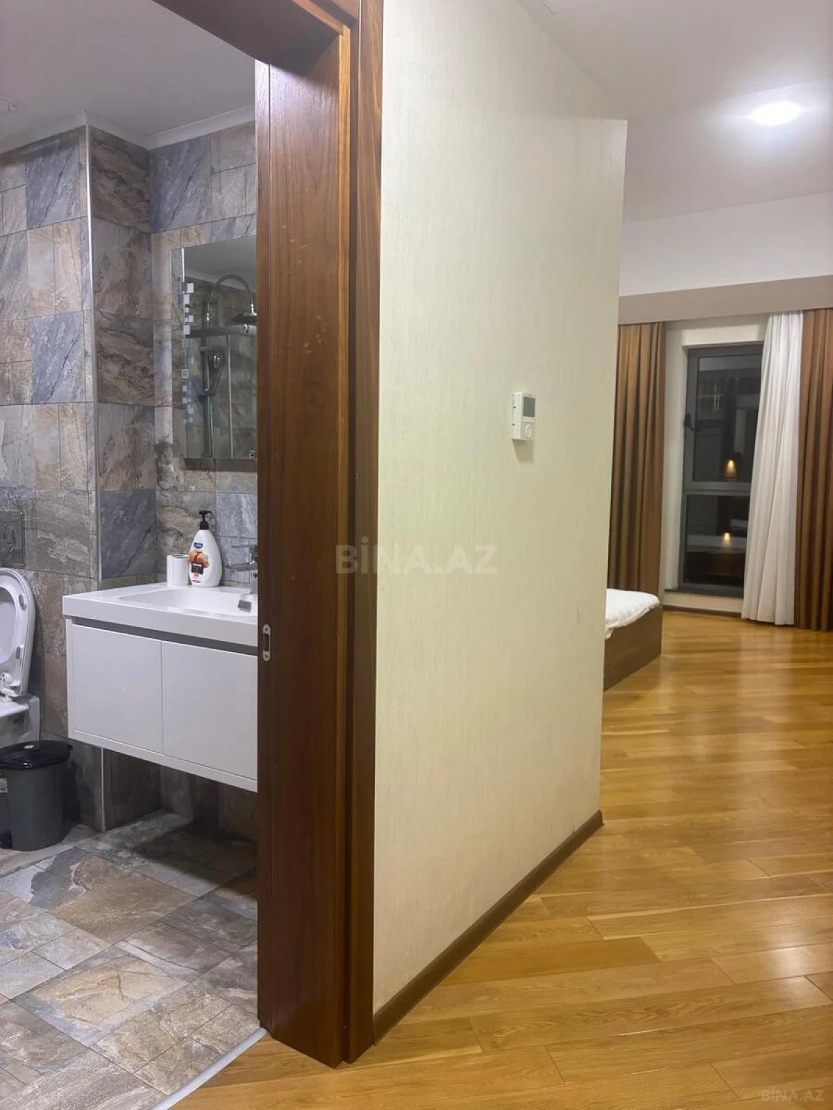 Kirayə verilir 4 otaqlı mənzil 190 m²