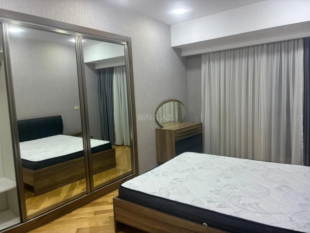 Kirayə verilir 4 otaqlı mənzil 190 m²
