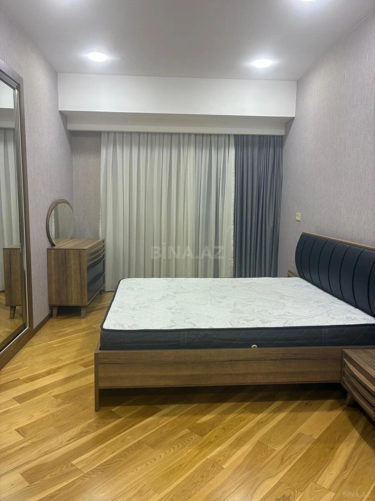 Kirayə verilir 4 otaqlı mənzil 190 m²
