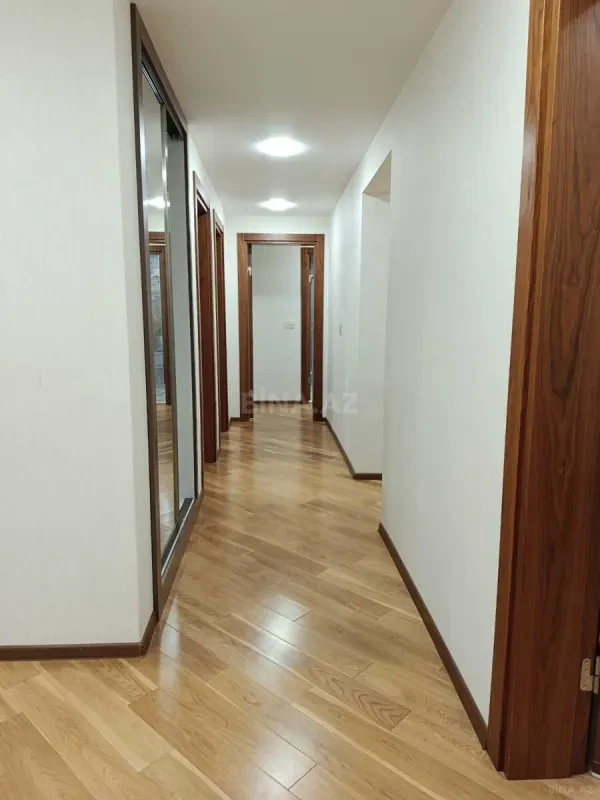 Kirayə verilir 4 otaqlı mənzil 190 m²