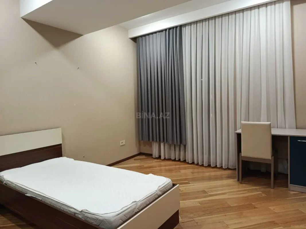 Kirayə verilir 4 otaqlı mənzil 190 m²