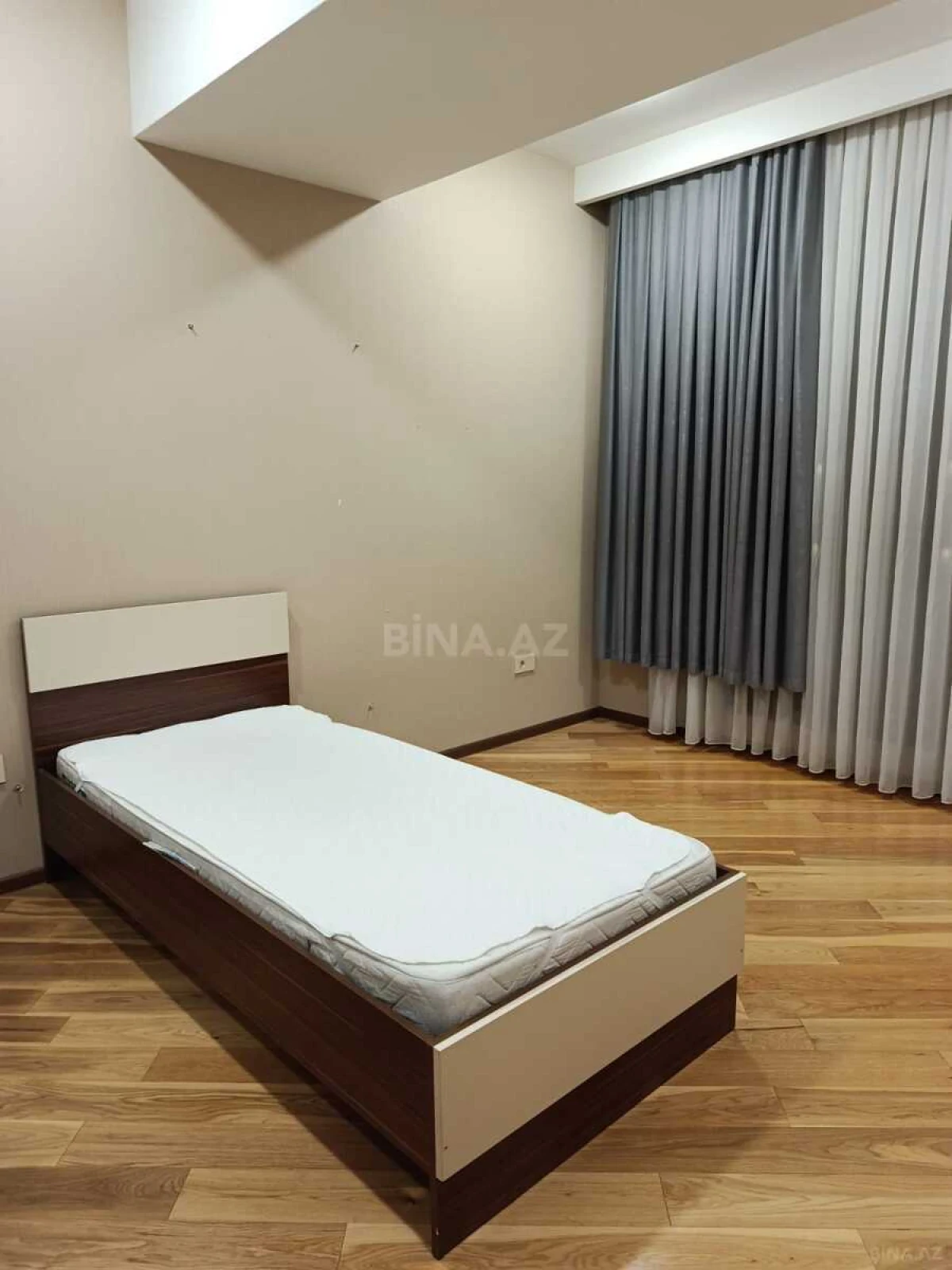 Kirayə verilir 4 otaqlı mənzil 190 m²