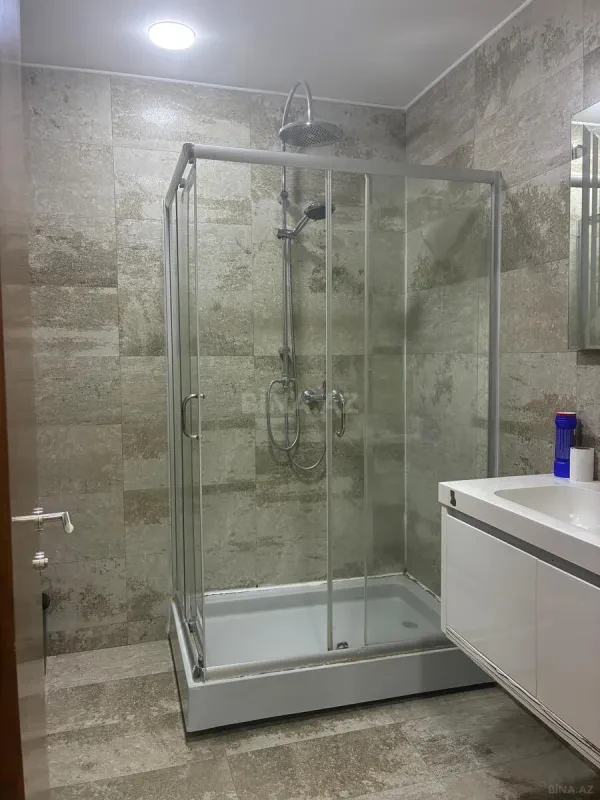 Kirayə verilir 4 otaqlı mənzil 190 m²