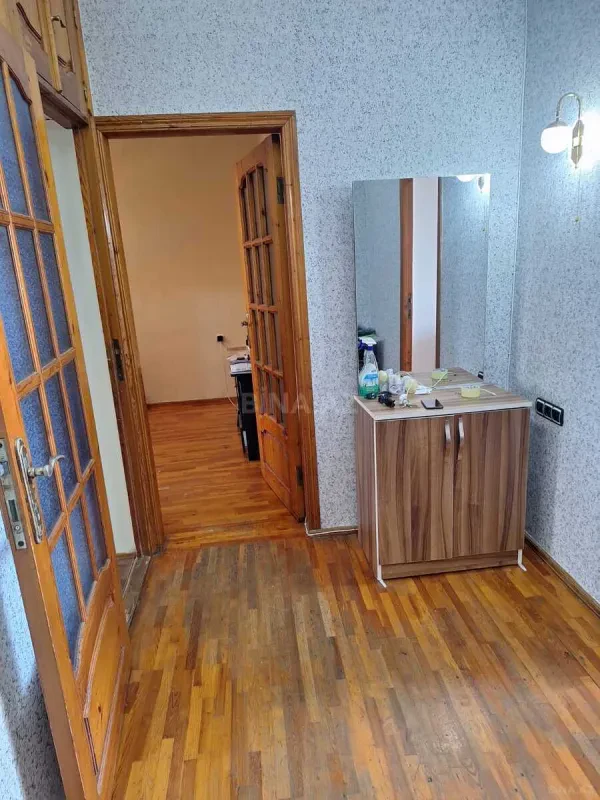 Kirayə verilir 2 otaqlı mənzil 70 m²