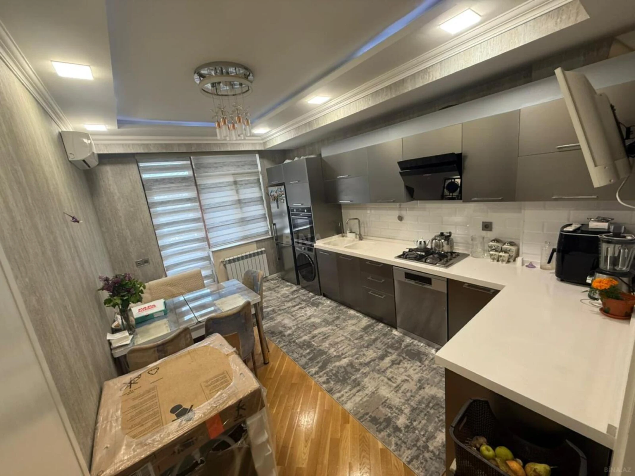 Satılır 2 otaqlı mənzil 96 m²