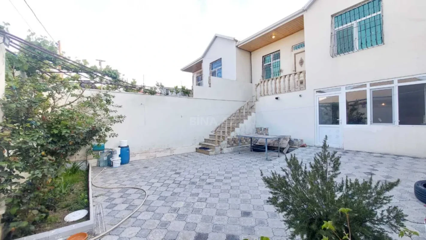 Satılır 5 otaqlı həyət evi 100 m²