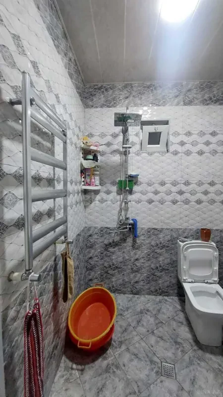 Satılır 5 otaqlı həyət evi 100 m²