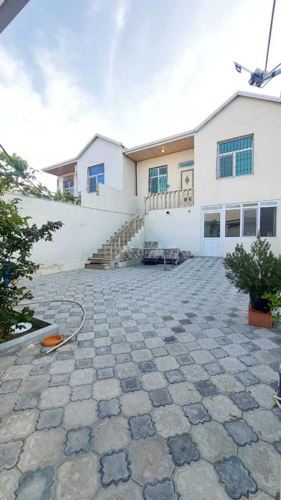 Satılır 5 otaqlı həyət evi 100 m²