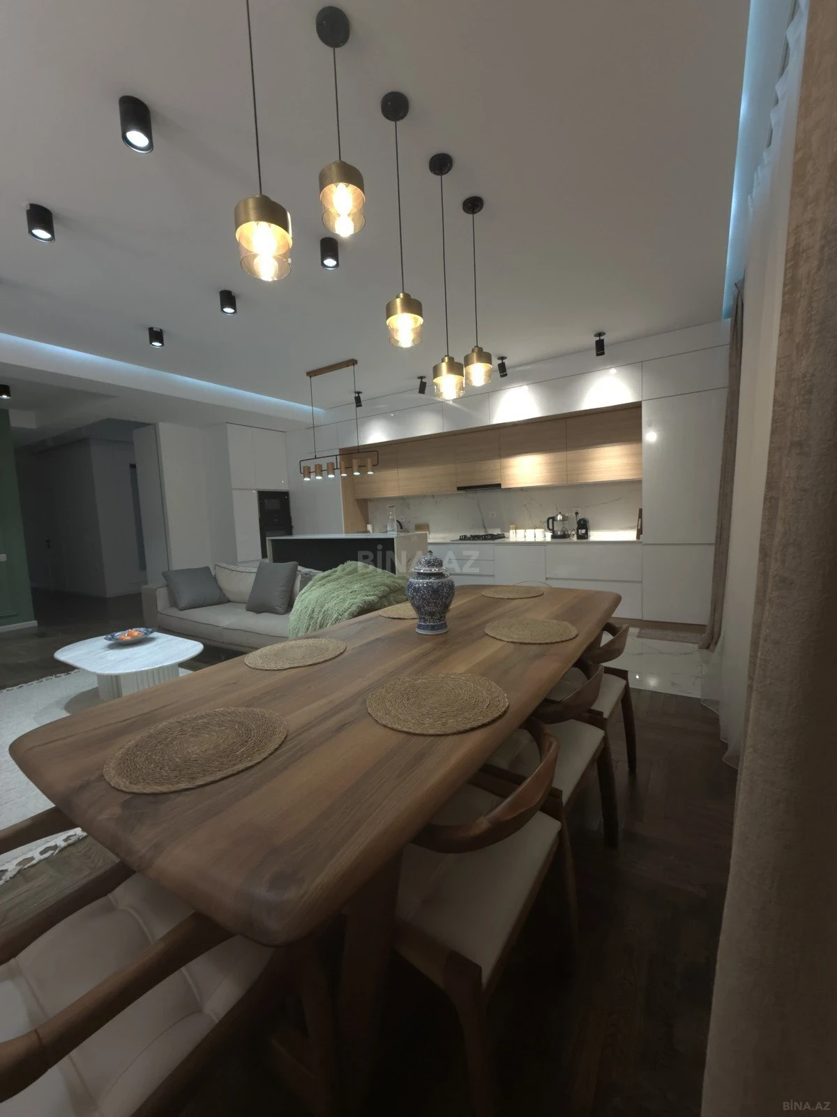 Satılır 3 otaqlı mənzil 110 m²