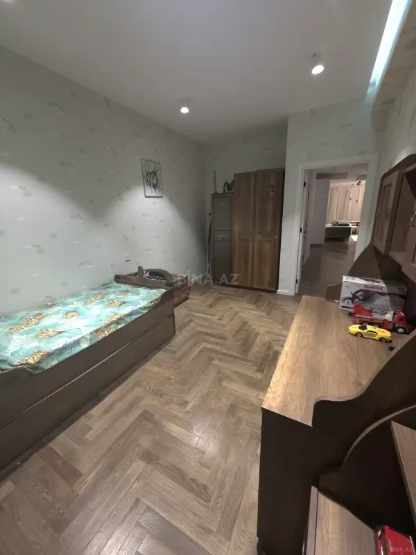 Satılır 3 otaqlı mənzil 110 m²
