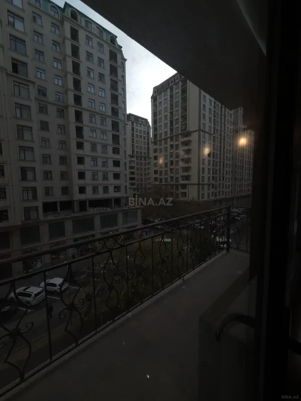 Satılır 3 otaqlı mənzil 110 m²