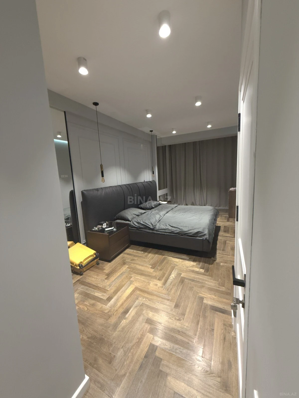 Satılır 3 otaqlı mənzil 110 m²