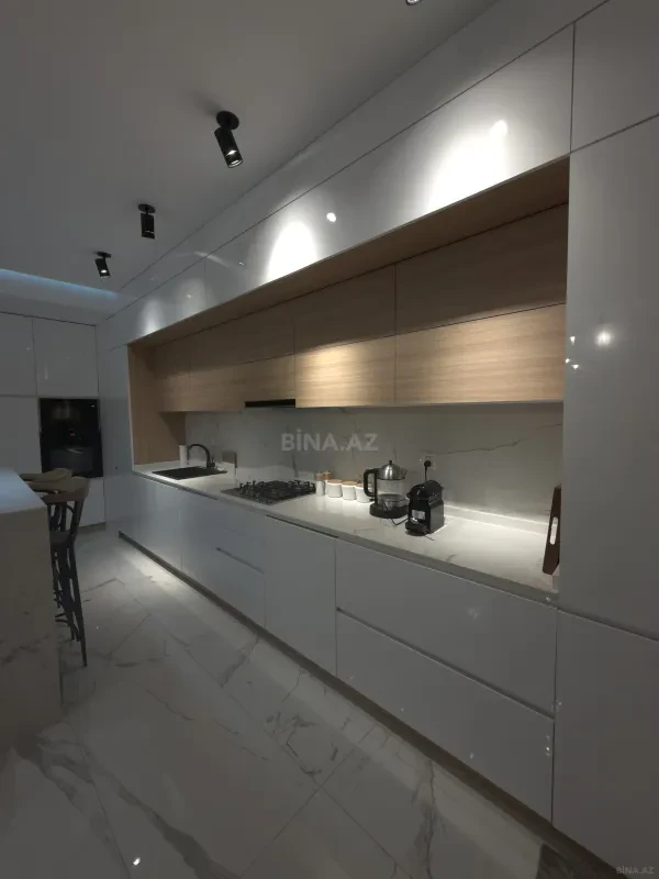 Satılır 3 otaqlı mənzil 110 m²