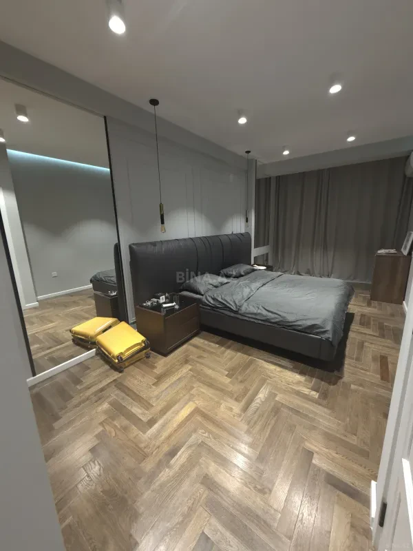 Satılır 3 otaqlı mənzil 110 m²