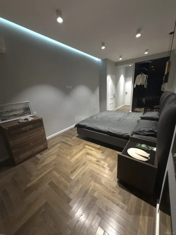 Satılır 3 otaqlı mənzil 110 m²