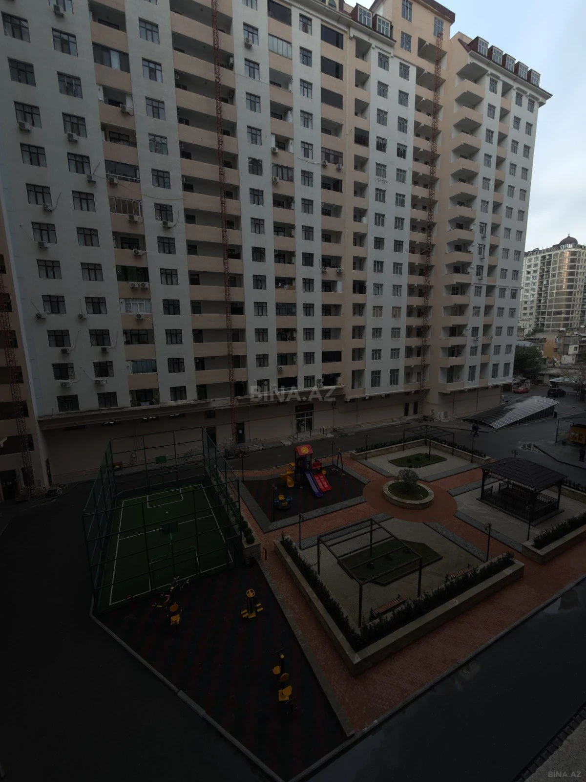 Satılır 3 otaqlı mənzil 110 m²