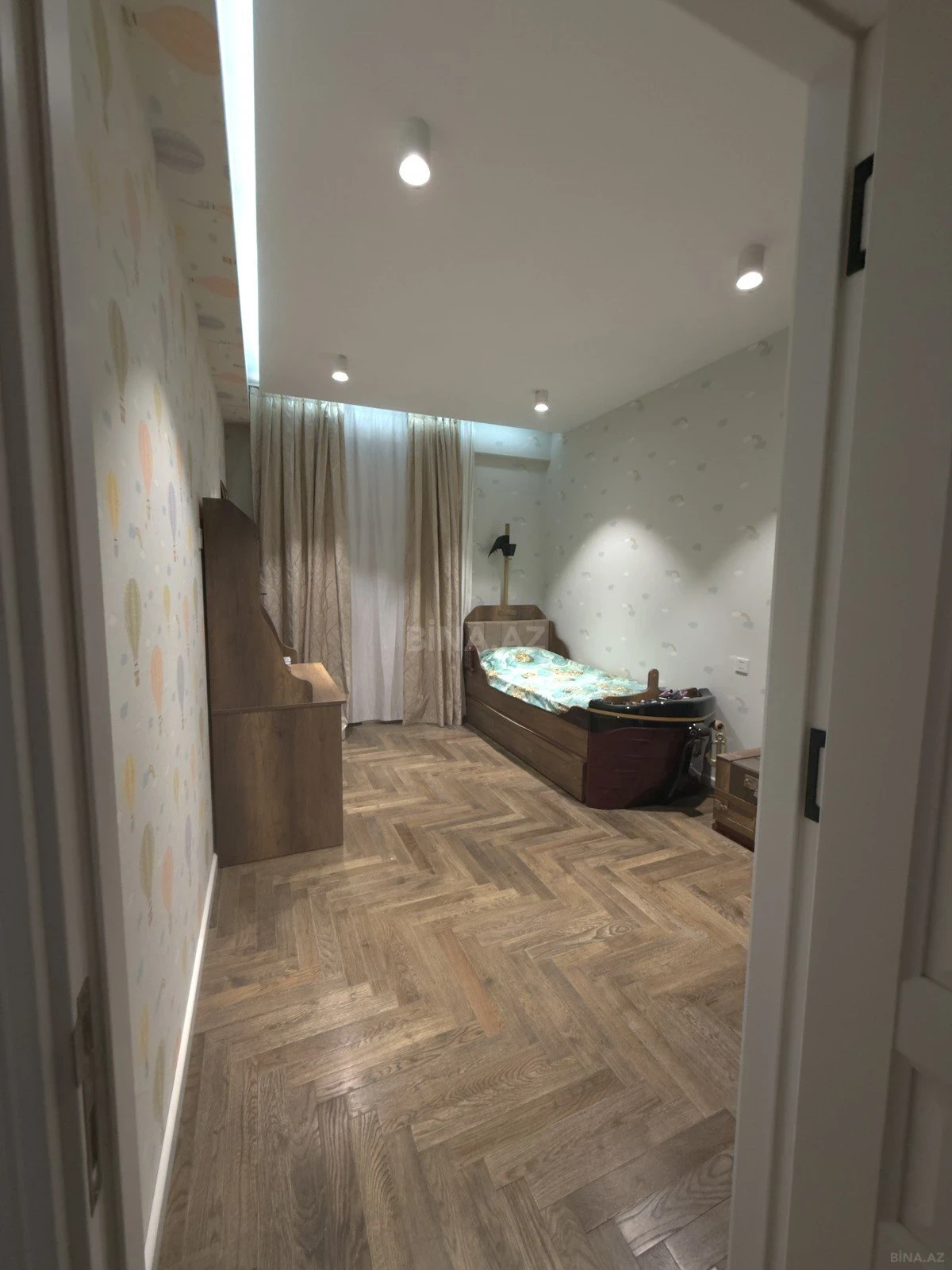 Satılır 3 otaqlı mənzil 110 m²