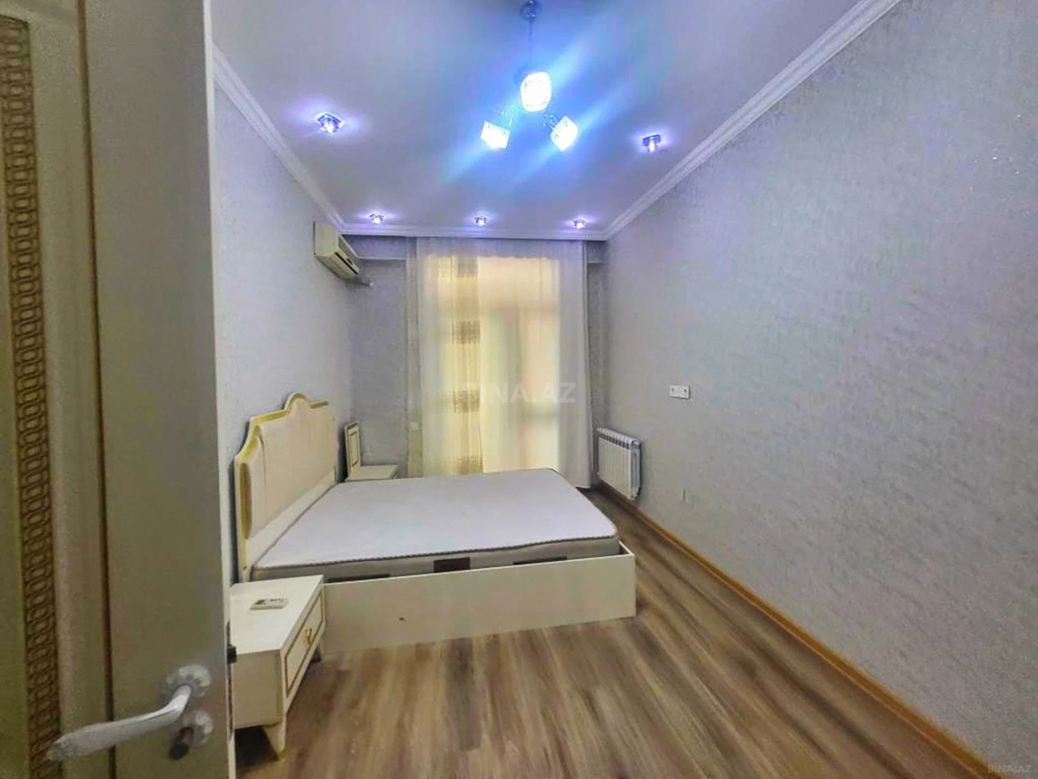 Kirayə verilir 2 otaqlı mənzil 74 m²