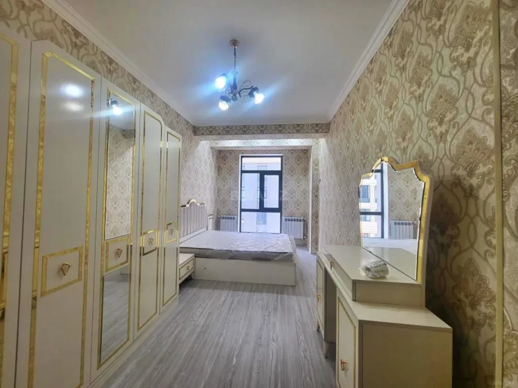 Kirayə verilir 2 otaqlı mənzil 74 m²