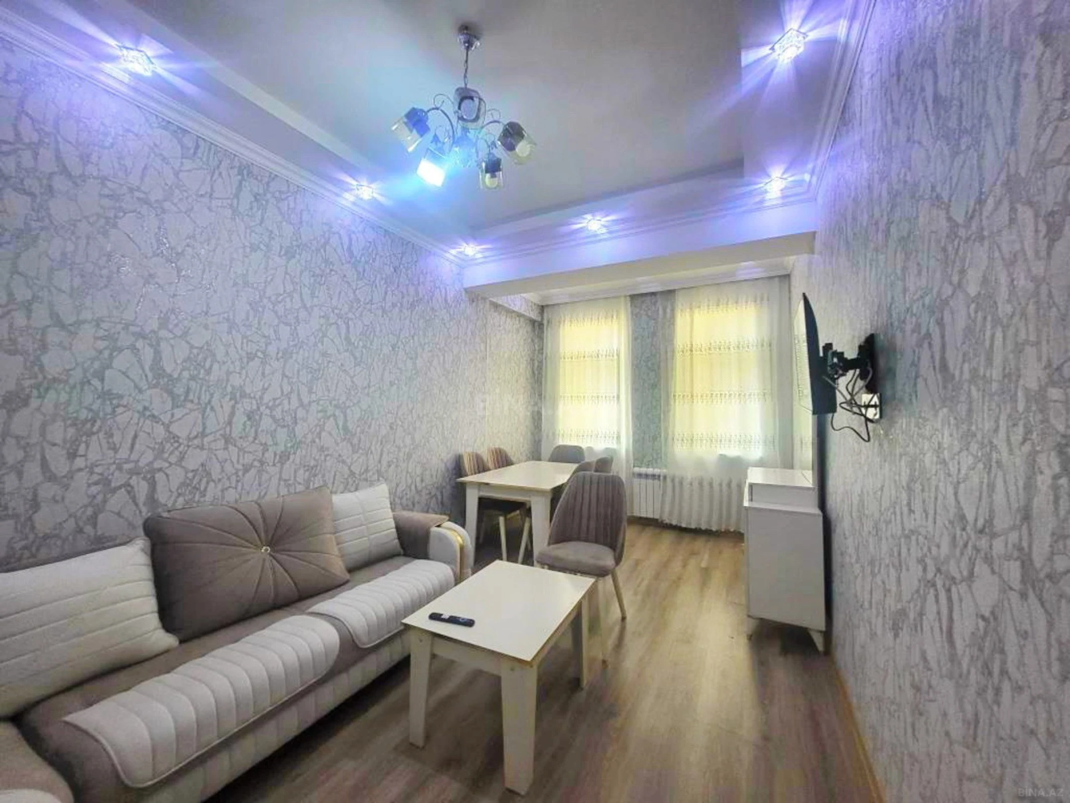 Kirayə verilir 2 otaqlı mənzil 74 m²