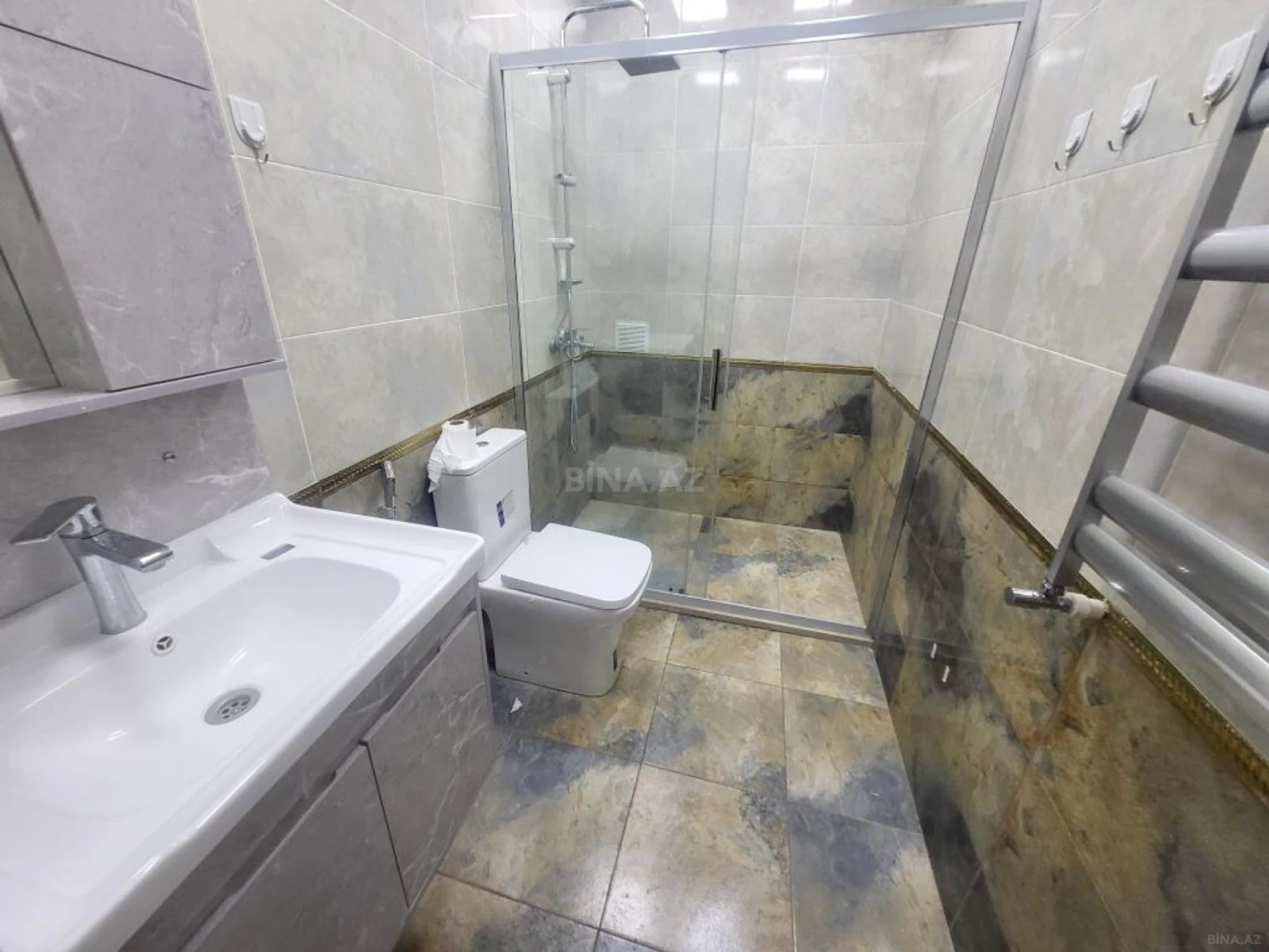 Kirayə verilir 2 otaqlı mənzil 74 m²