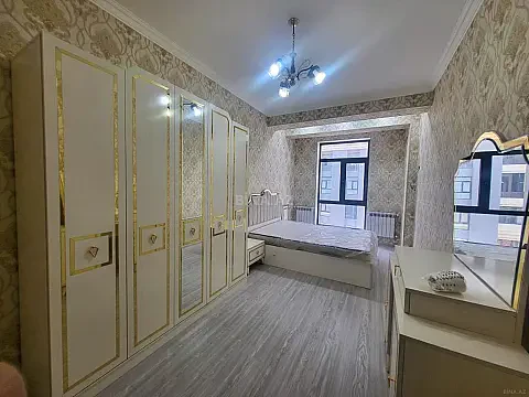 Kirayə verilir 2 otaqlı mənzil 74 m²