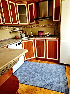Kirayə verilir 2 otaqlı mənzil 85 m²