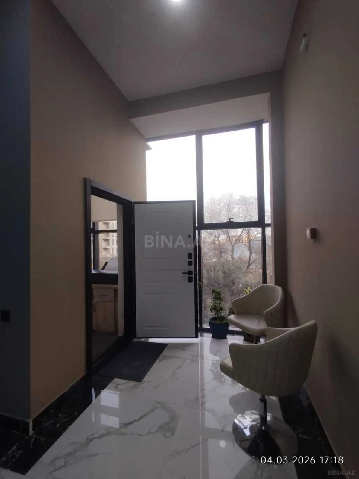 Kirayə verilir 1 otaqlı ofis 8 m²