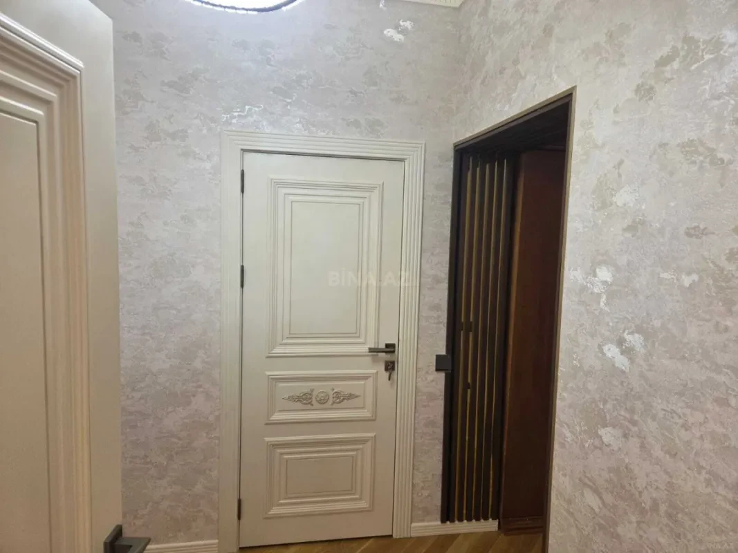 Kirayə verilir 3 otaqlı mənzil 180 m²