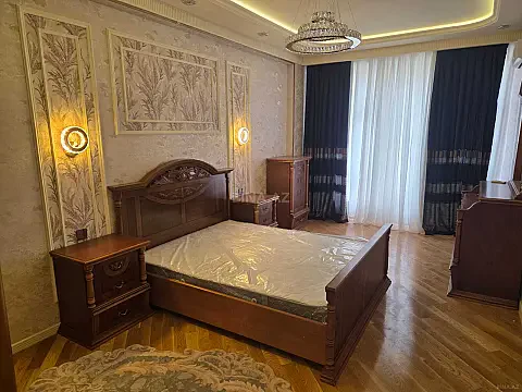 Kirayə verilir 3 otaqlı mənzil 180 m² — Bakı, Nərimanov 3 otaq 180.00 m²