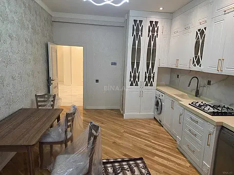 Kirayə verilir 3 otaqlı mənzil 180 m²