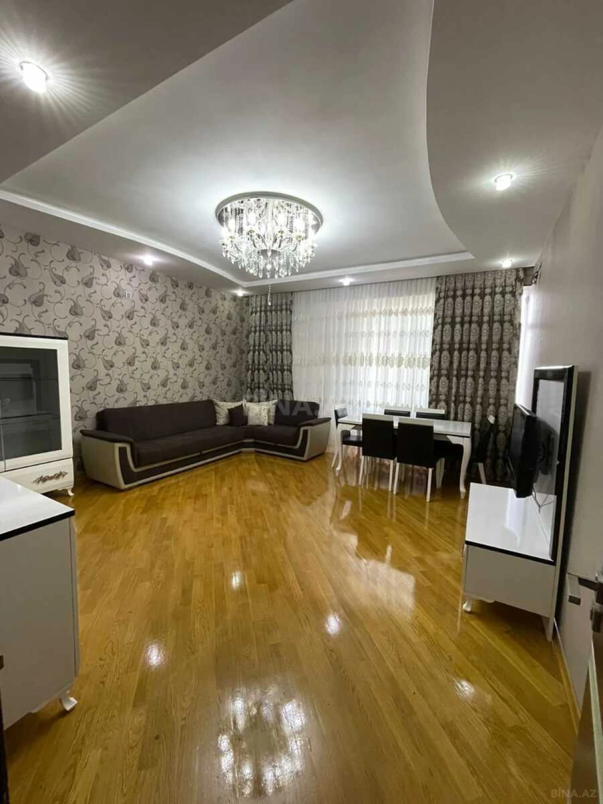 Satılır 4 otaqlı mənzil 127 m²