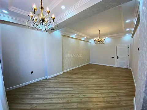 Satılır 3 otaqlı mənzil 130 m²