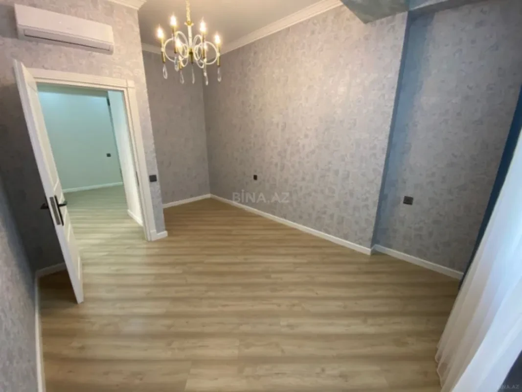 Satılır 3 otaqlı mənzil 130 m²