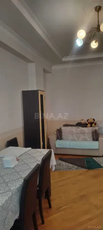 Satılır 1 otaqlı mənzil 61 m²