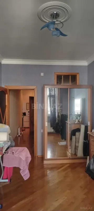 Satılır 1 otaqlı mənzil 61 m²