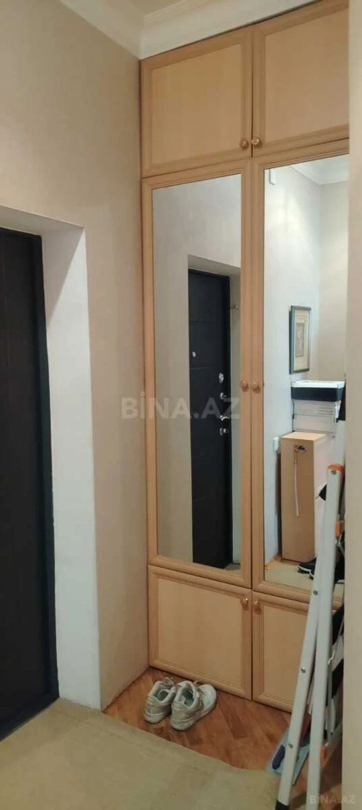 Satılır 1 otaqlı mənzil 61 m²